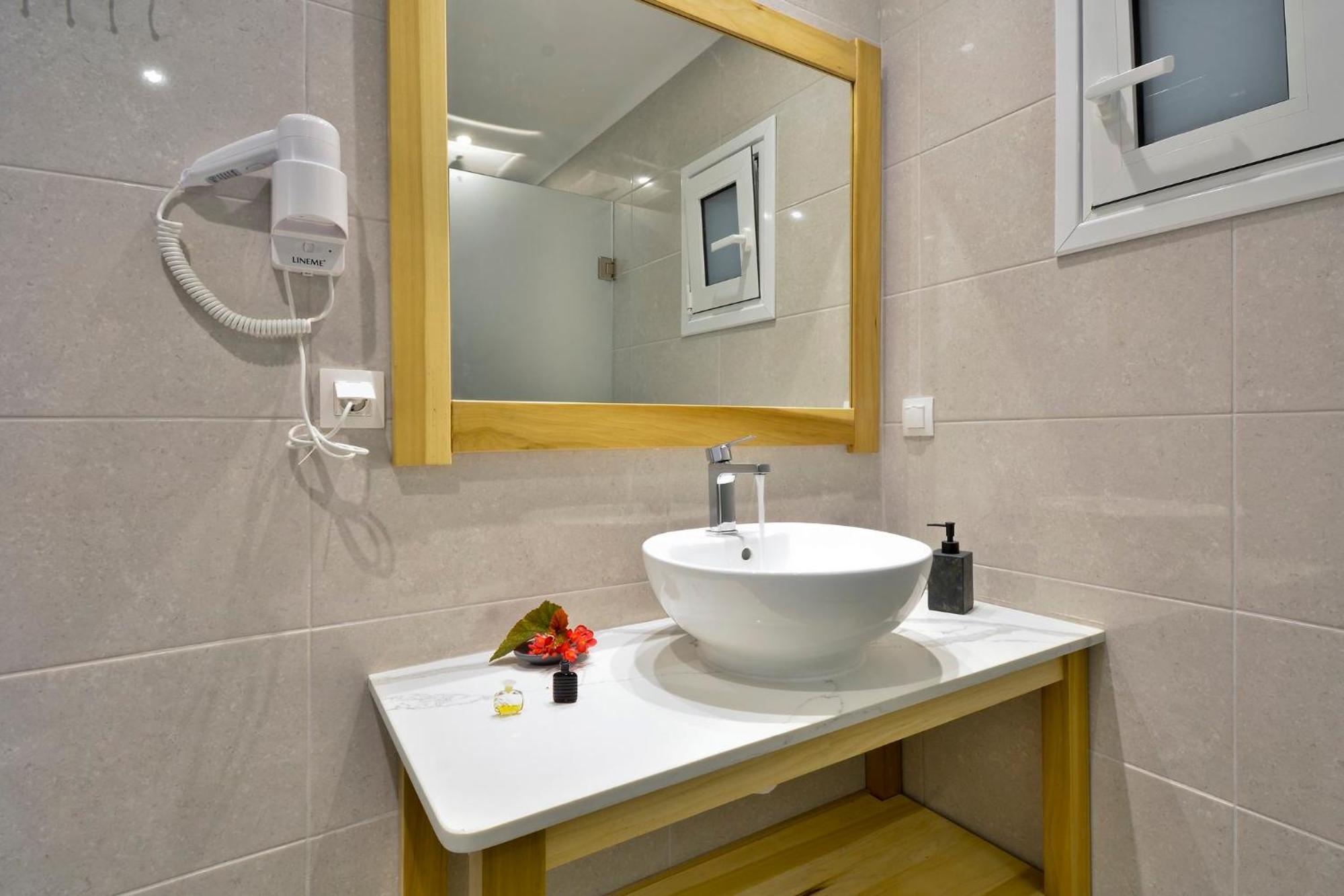 Rhea Complex Appartement *